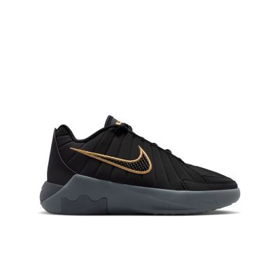 Nike LeBron Witness 9 "Black Iron Grey Gold" (GS) - Juoda - Sportbačiai Nike LeBron Witness 9 "Black Iron Grey Gold" (GS) - Juoda - Sportbačiai