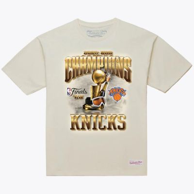 Mitchell & Ness 2026 NBA Finals Champions T-Shirt - Baltas - Marškinėliai trumpomis rankovėmis Mitchell & Ness 2026 NBA Finals Champions T-Shirt - Baltas - Marškinėliai trumpomis rankovėmis